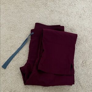 Burgundy Figs Kade Cargo Scrubs size small